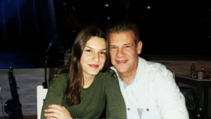 Read more about the article ΠΟΣΟ ΣΠΟΥΔΑΙΑ ΣΗΜΑΣΙΑ ΕΧΕΙ Η ΣΧΕΣΗ ΜΕΤΑΞΥ ΠΑΤΕΡΑ ΚΑΙ ΚΟΡΗΣ ΚΑΙ ΠΟΣΟ ΕΠΗΡΕΑΖΕΤΑΙ ΑΠΟ ΑΥΤΗ Η ΣΥΝΑΙΣΘΗΜΑΤΙΚΗ ΖΩΗ ΤΗΣ